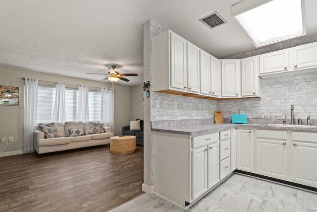 9122 94TH STREET, Seminole, FL 33777