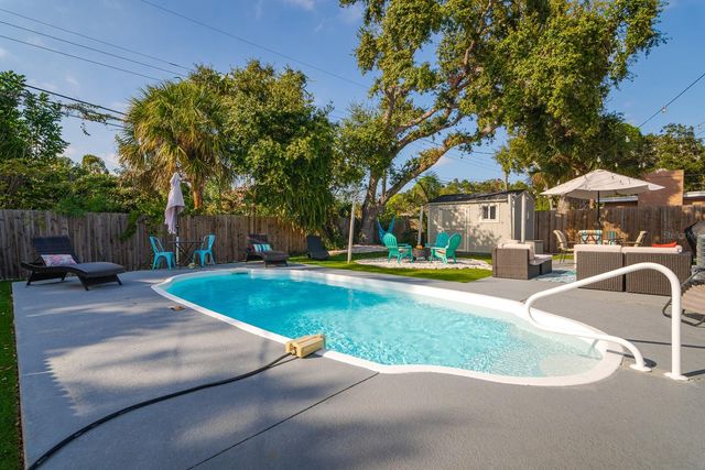 9122 94TH STREET, Seminole, FL 33777