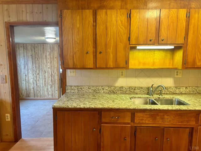 2213 Fancy Grove Road, Huddleston, VA 24104