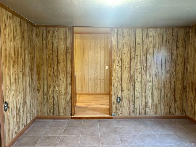 2213 Fancy Grove Road, Huddleston, VA 24104