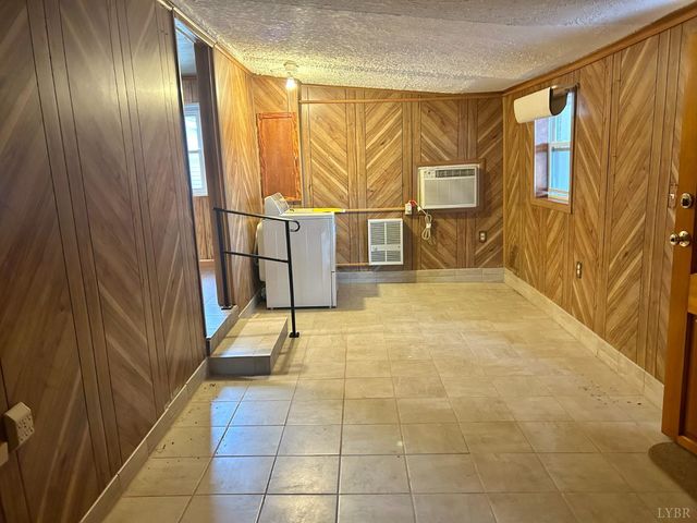 2213 Fancy Grove Road, Huddleston, VA 24104