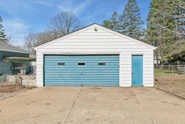 199 Ferndale Street N, Maplewood, MN 55119