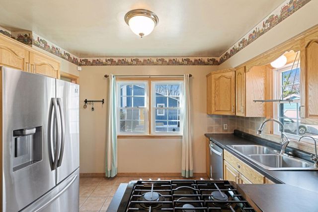 199 Ferndale Street N, Maplewood, MN 55119