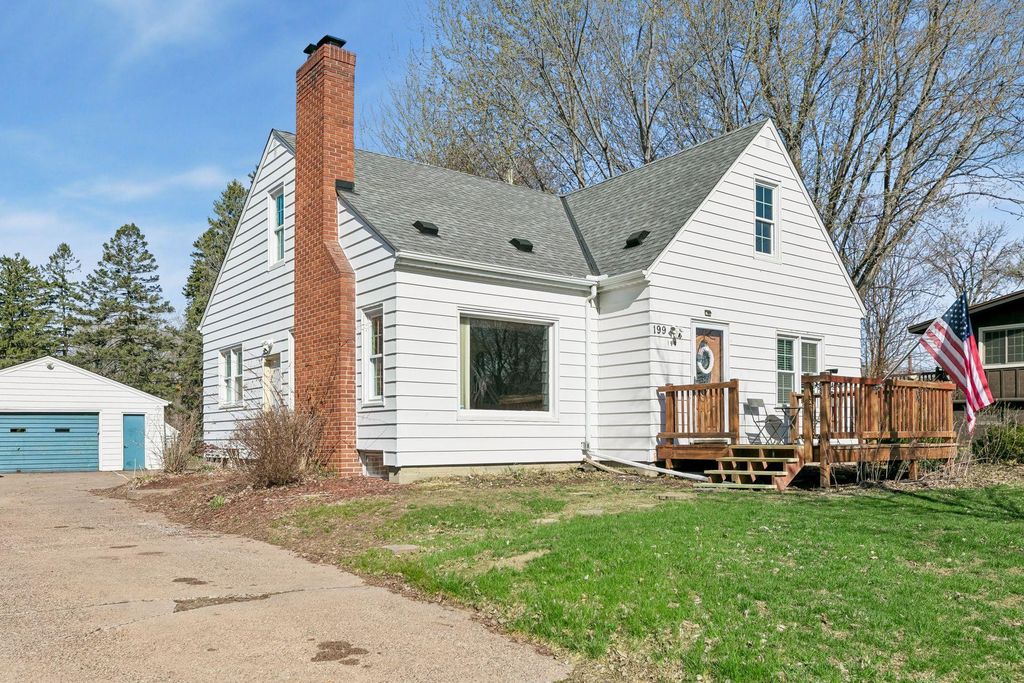 199 Ferndale Street N, Maplewood, MN 55119