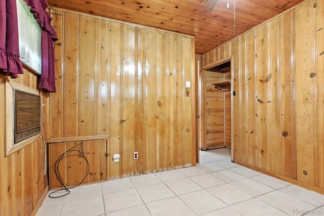 8814 Pellett Dr, Webster Township, MI 48189