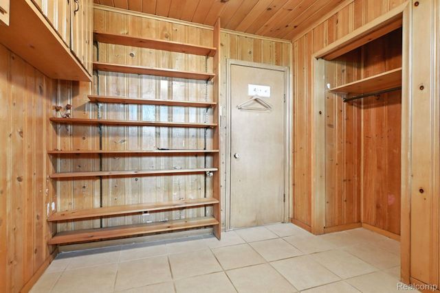 8814 Pellett Dr, Webster Township, MI 48189