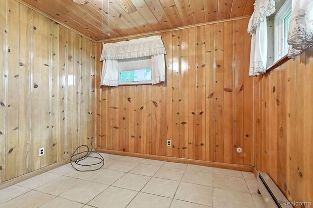 8814 Pellett Dr, Webster Township, MI 48189