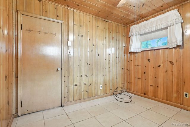 8814 Pellett Dr, Webster Township, MI 48189