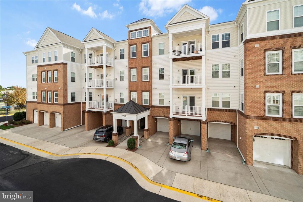 43138 STILLWATER TER #305, Broadlands, VA 20148