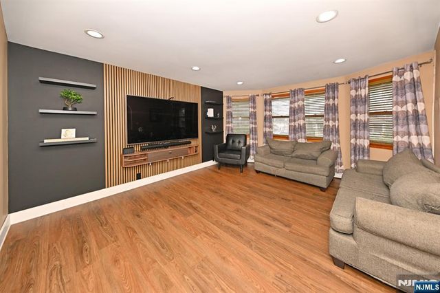 41 Demott Avenue, Clifton, NJ 07011