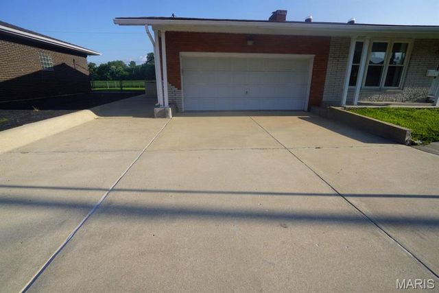 2708 Angela Drive, Granite City, IL 62040