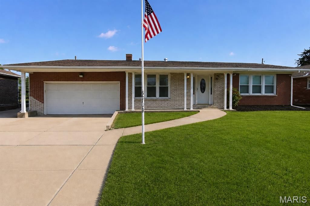 2708 Angela Drive, Granite City, IL 62040