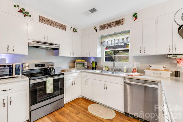 95 Pensacola Avenue, Arden, NC 28704
