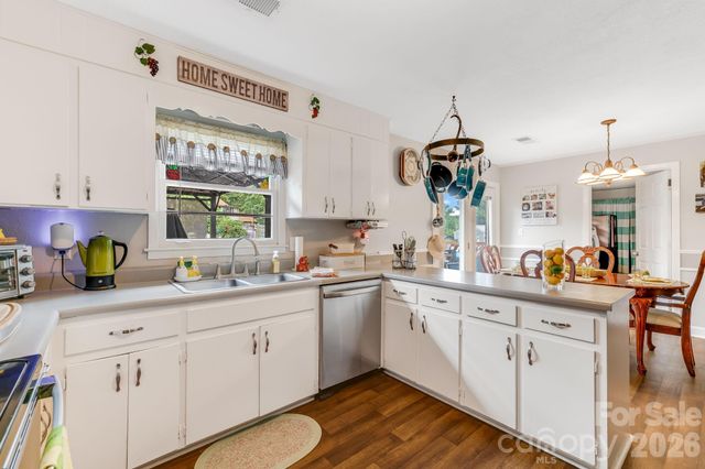 95 Pensacola Avenue, Arden, NC 28704