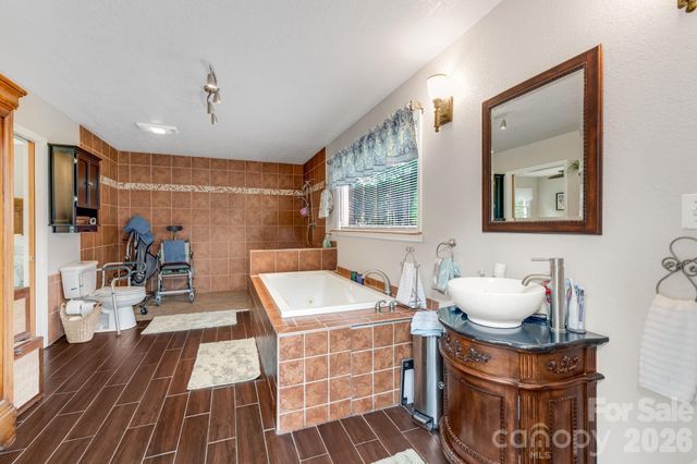 95 Pensacola Avenue, Arden, NC 28704