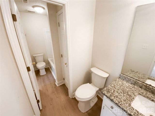 1101 E Morehead Street 33, Charlotte, NC 28204