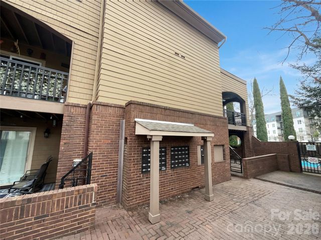 1101 E Morehead Street 33, Charlotte, NC 28204