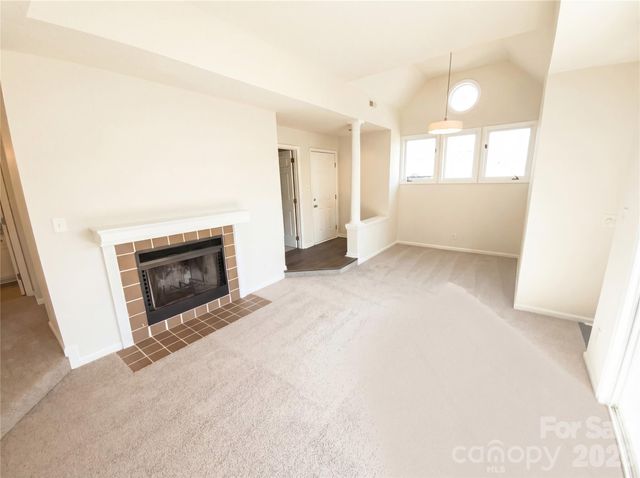 1101 E Morehead Street 33, Charlotte, NC 28204