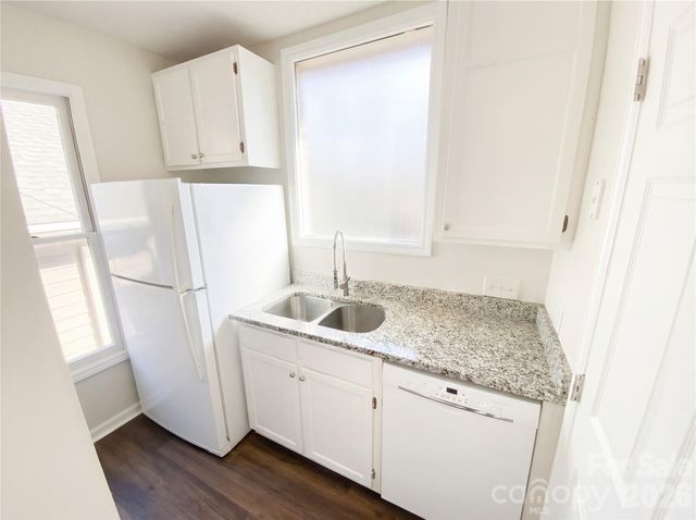 1101 E Morehead Street 33, Charlotte, NC 28204