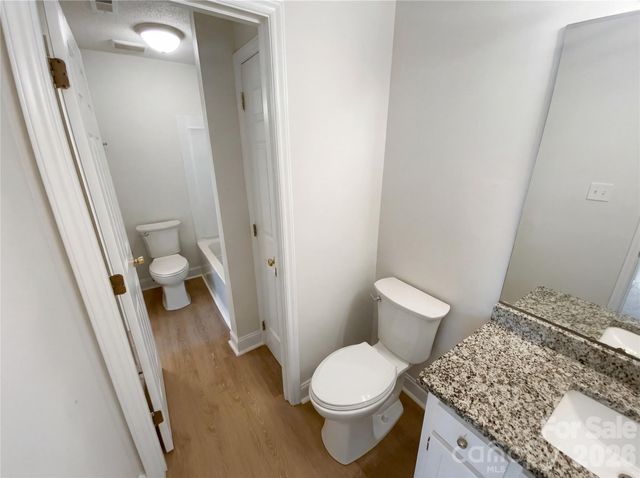 1101 E Morehead Street 33, Charlotte, NC 28204