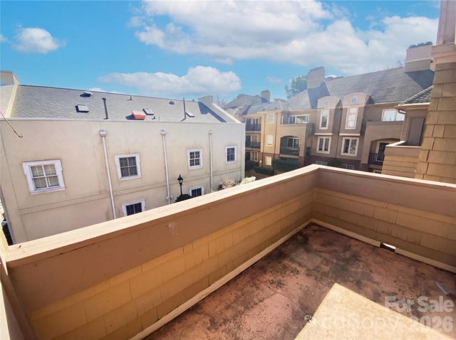 1101 E Morehead Street 33, Charlotte, NC 28204