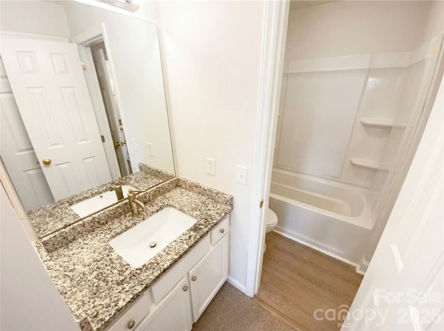 1101 E Morehead Street 33, Charlotte, NC 28204