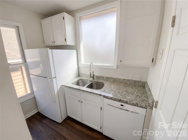 1101 E Morehead Street 33, Charlotte, NC 28204