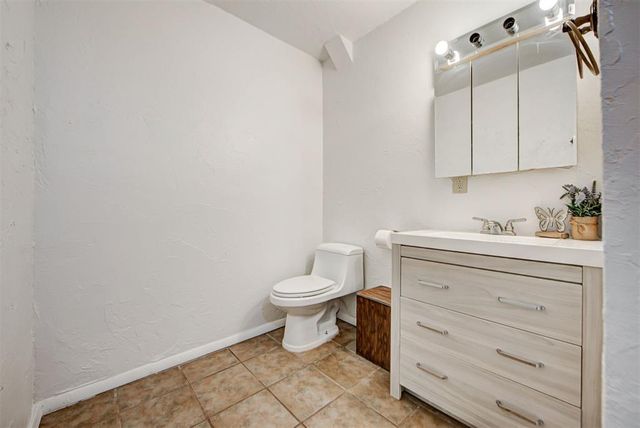 2124 Marshall Drive, Edmond, OK 73013