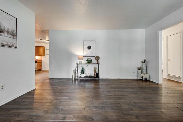 2124 Marshall Drive, Edmond, OK 73013