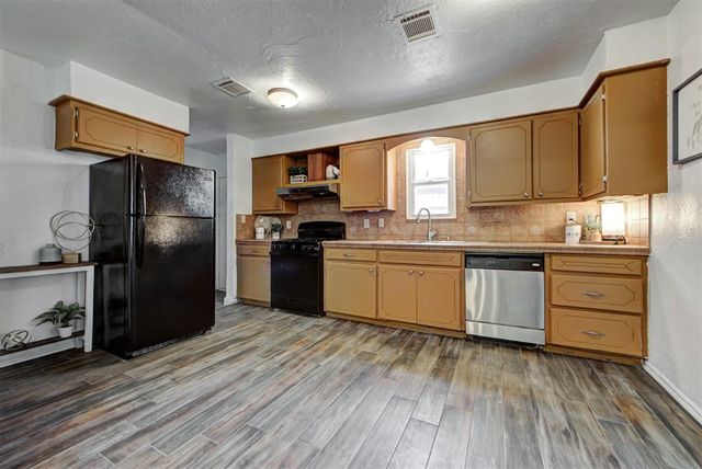 2124 Marshall Drive, Edmond, OK 73013