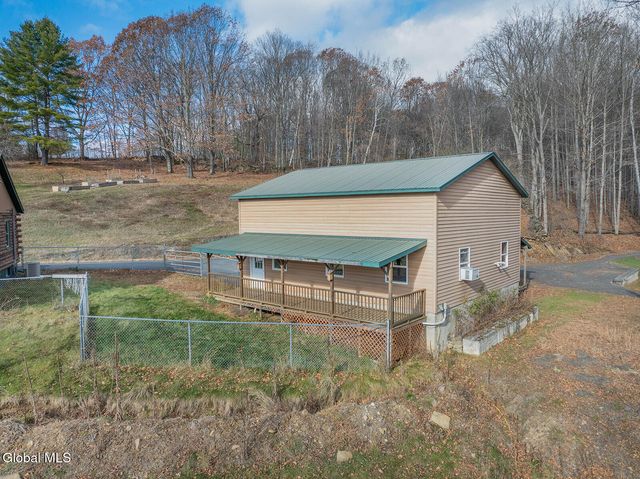 20 Kamarak Way, Granville, NY 12832