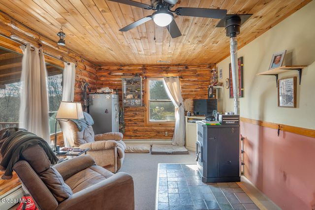 20 Kamarak Way, Granville, NY 12832