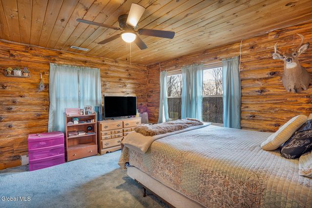 20 Kamarak Way, Granville, NY 12832