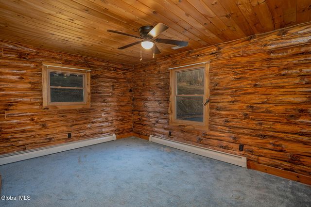 20 Kamarak Way, Granville, NY 12832