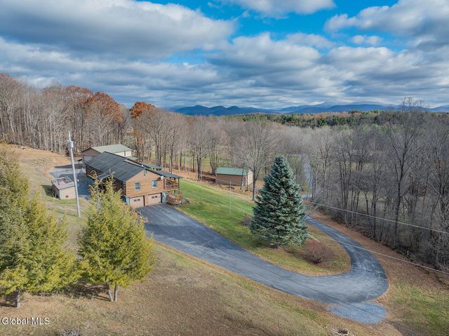 20 Kamarak Way, Granville, NY 12832