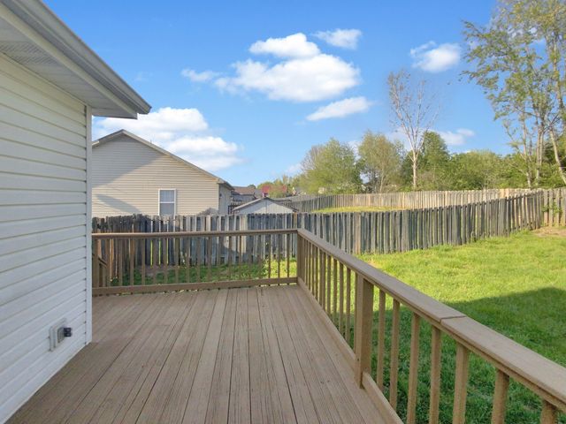 394 Cranklen Cir, Clarksville, TN 37042