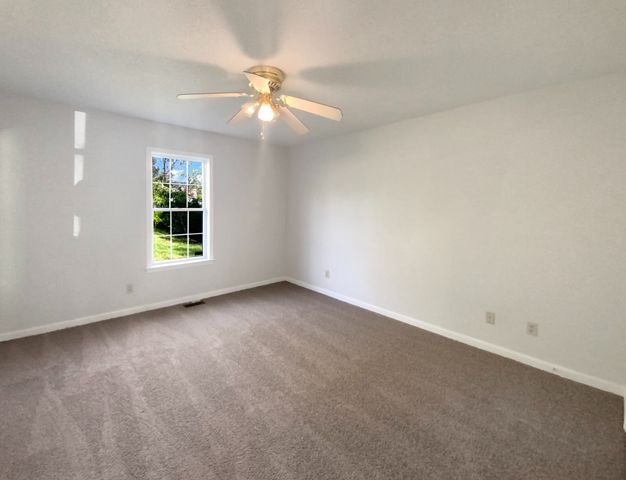 394 Cranklen Cir, Clarksville, TN 37042