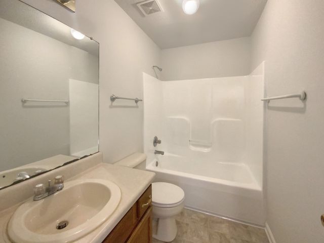 394 Cranklen Cir, Clarksville, TN 37042