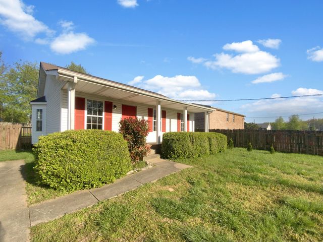 394 Cranklen Cir, Clarksville, TN 37042