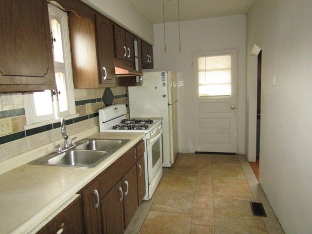 2116 Barnsdale Ave, Mckeesport, PA 15132