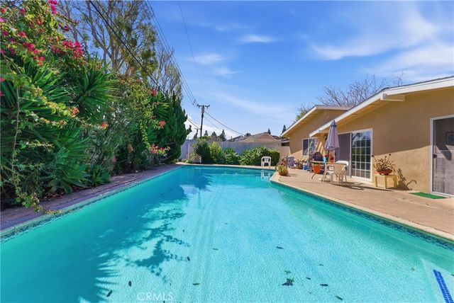 3030 SAMOA, Costa Mesa, CA 92626