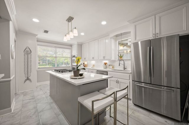 4047 Hundred Oaks Ave, Baton Rouge, LA 70808