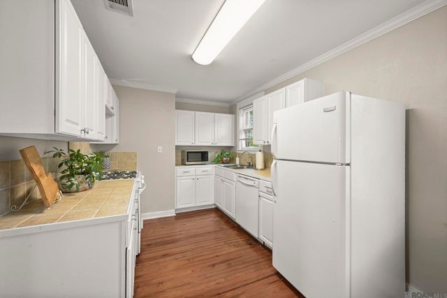 4047 Hundred Oaks Ave, Baton Rouge, LA 70808