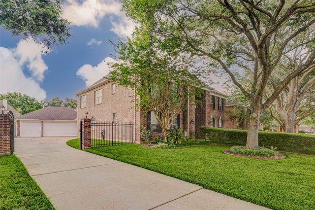 2106 Shade Crest Drive, Richmond, TX 77406