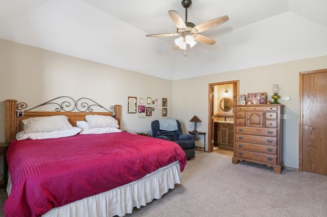 5129 N Newton Cir, Park City, KS 67219