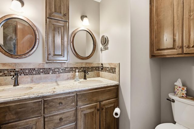 5129 N Newton Cir, Park City, KS 67219