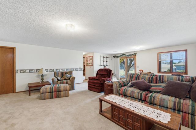 5129 N Newton Cir, Park City, KS 67219