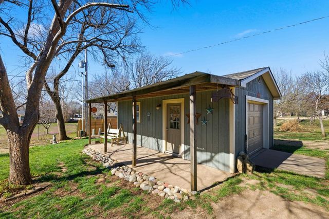 5129 N Newton Cir, Park City, KS 67219