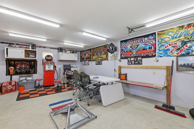 5129 N Newton Cir, Park City, KS 67219