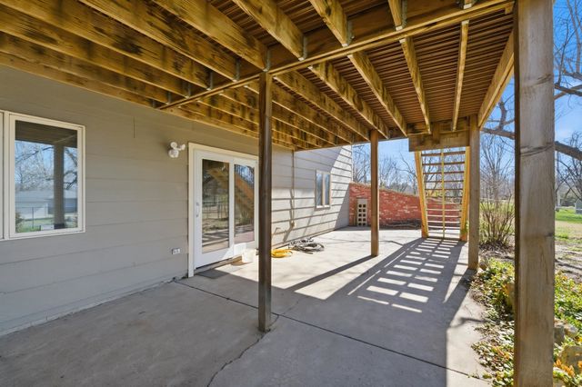 5129 N Newton Cir, Park City, KS 67219